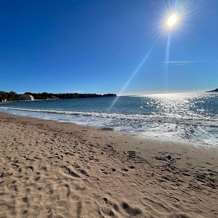 Village Cap Esterel, Piscine, Plage Сен-Рафаэль Экстерьер фото