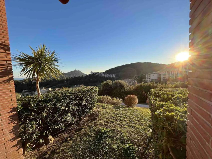Village Cap Esterel, Piscine, Plage Сен-Рафаэль Экстерьер фото