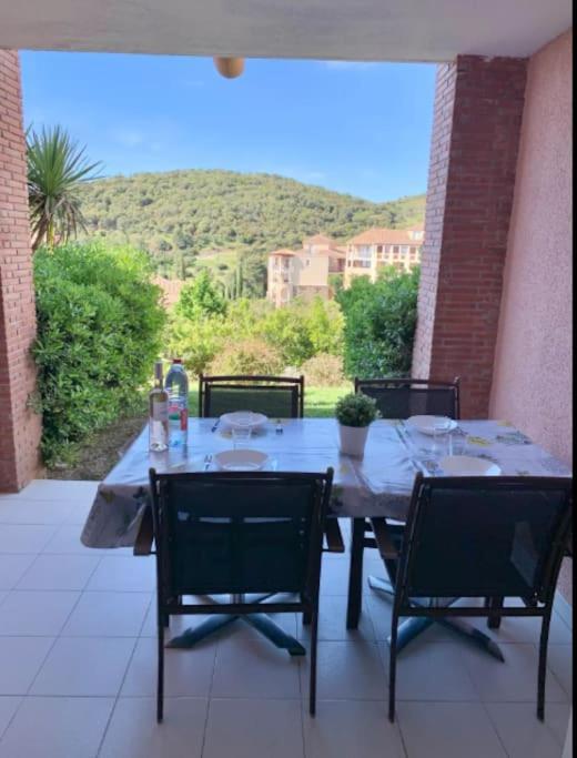 Village Cap Esterel, Piscine, Plage Сен-Рафаэль Экстерьер фото