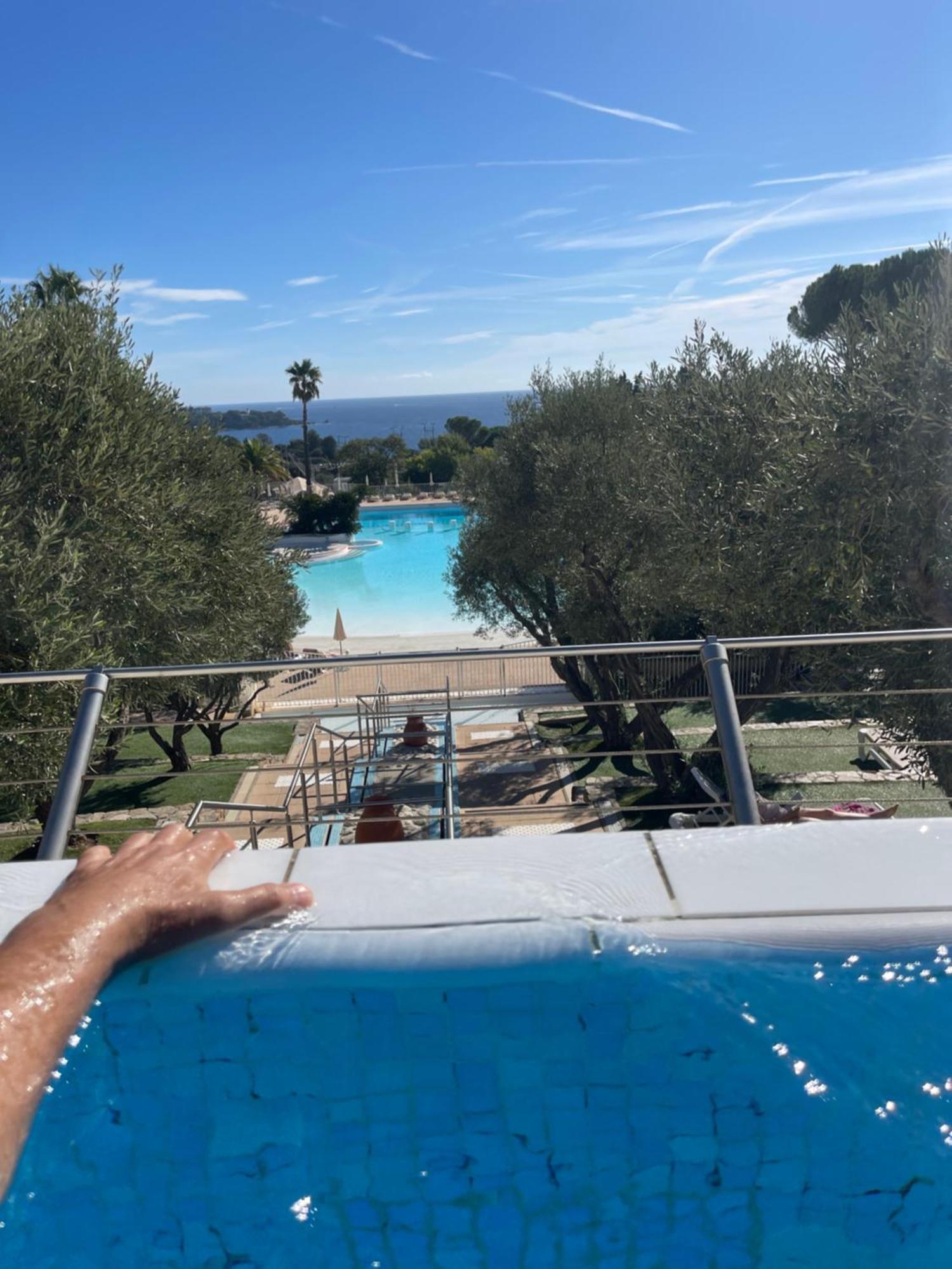Village Cap Esterel, Piscine, Plage Сен-Рафаэль Экстерьер фото